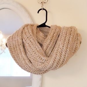 Maurices Accessories - Maurices Cream & Gold Knit Chunky Infinity Scarf Maurices Accessories - Maurices Cream & Gold Knit Chunky Infinity Scarf